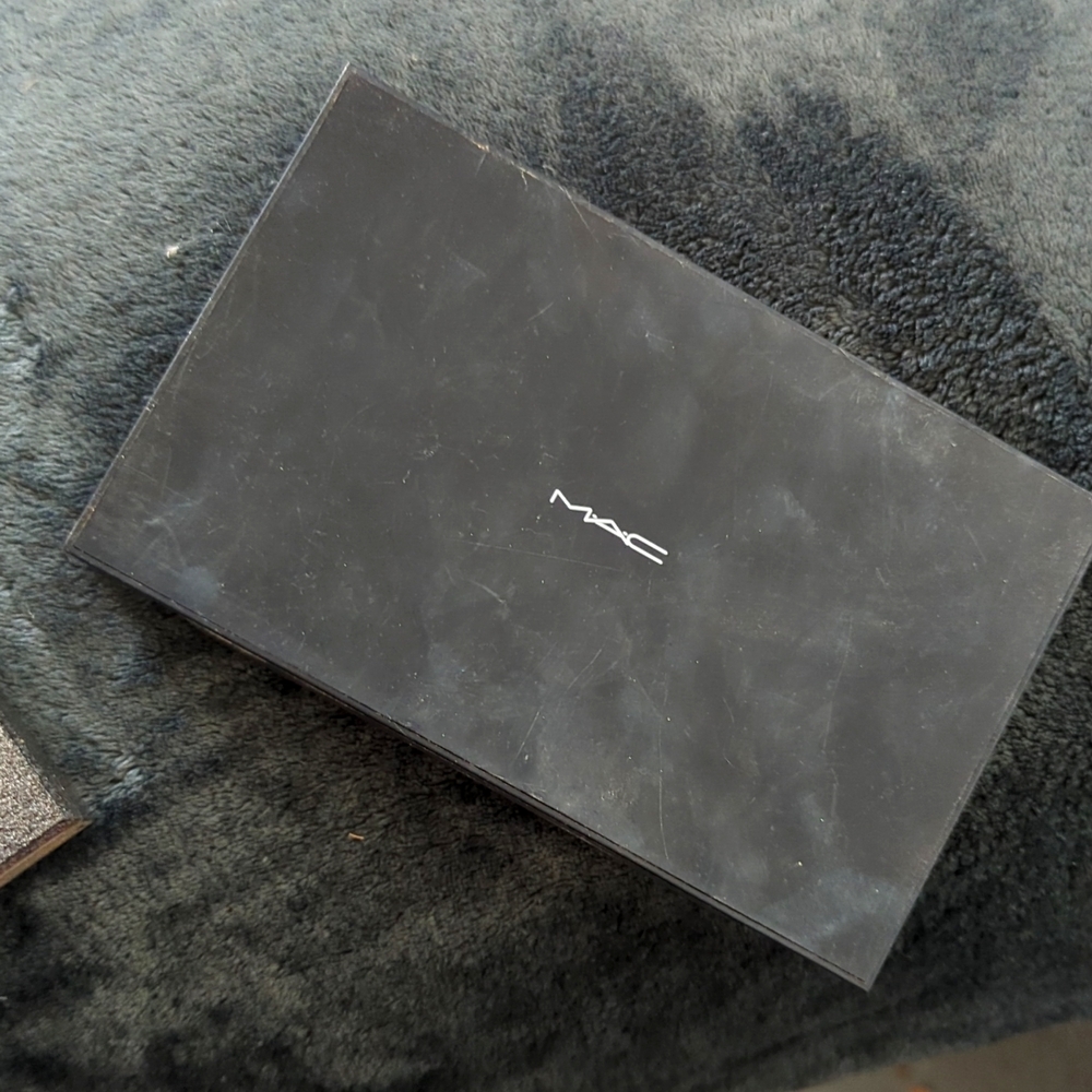Mac blushes and container